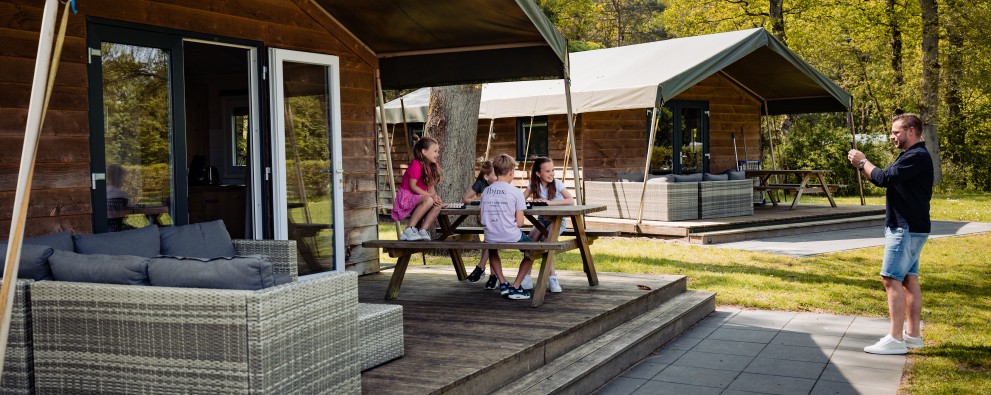safarilodge- kindern voor de tent.jpg