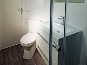 Chalet 5 pers- wastafel & toilet 2.jpg