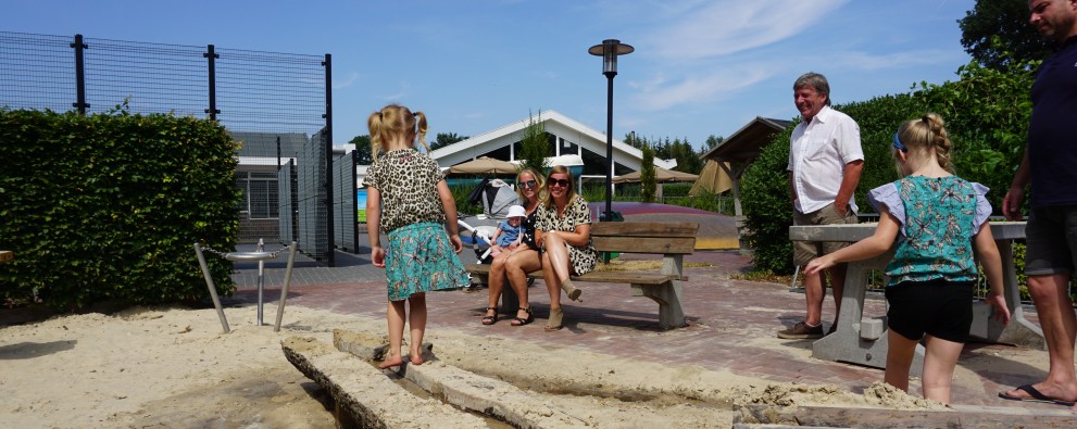 familie waterspeeltuin.JPG