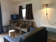 Safarilodge bank en stoelen.jpg