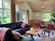 Jachthuis - Bank en stoelen.jpg