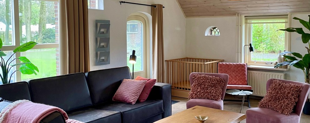 Jachthuis - Bank en stoelen.jpg