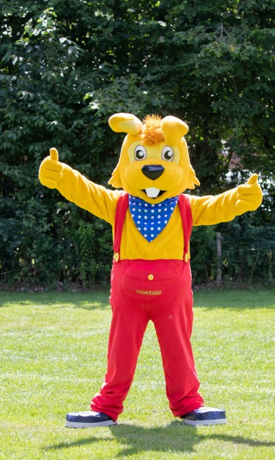 Noetsie met duimpjes omhoog.jpg